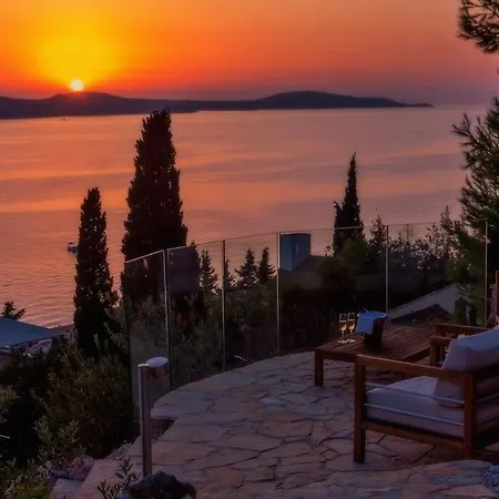 Luxury Hvar Carpe Diem With Private Pool By The Sea 别墅