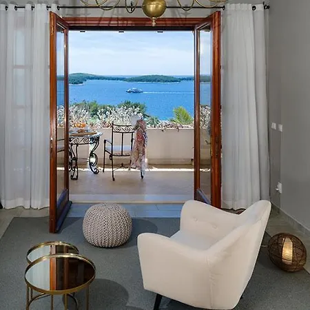 Luxury Hvar Carpe Diem With Private Pool By The Sea 别墅 *