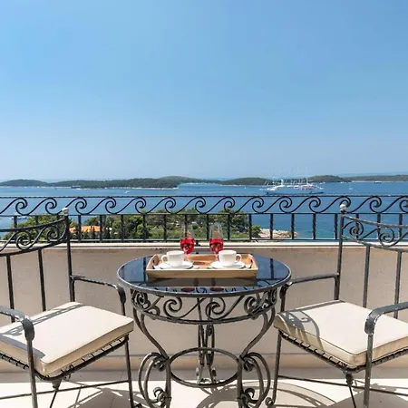 Luxury Hvar Carpe Diem Newly Renovated With Private Pool By The Sea *